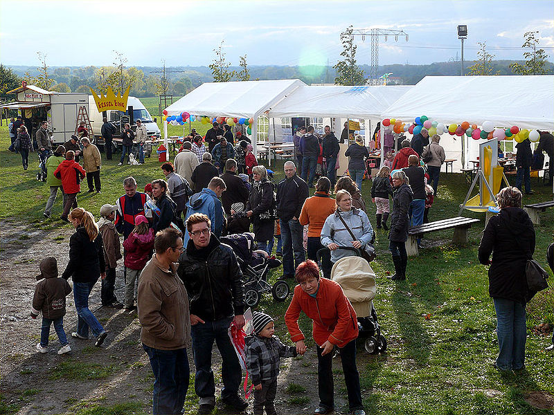 Datei:Drachenfest 2009 Vorplatz.jpg
